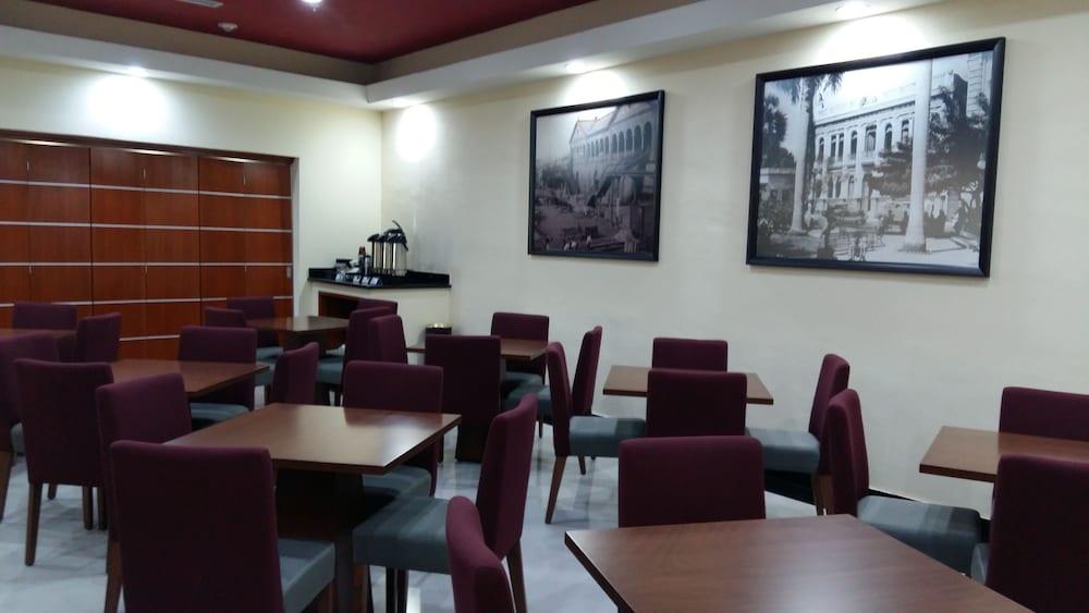 فندق هامبتون إن تامبيكو زونا دورادو المظهر الخارجي الصورة